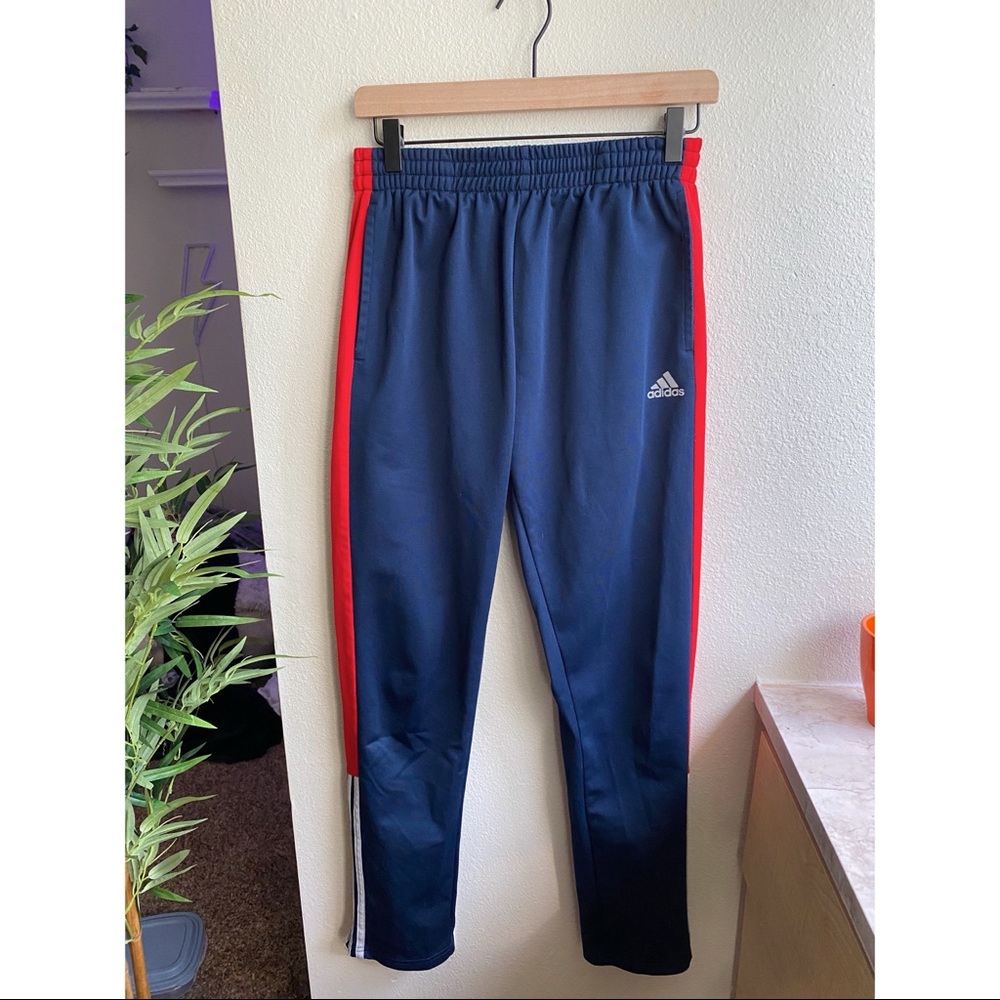 Adidas straight leg joggers ⚡️